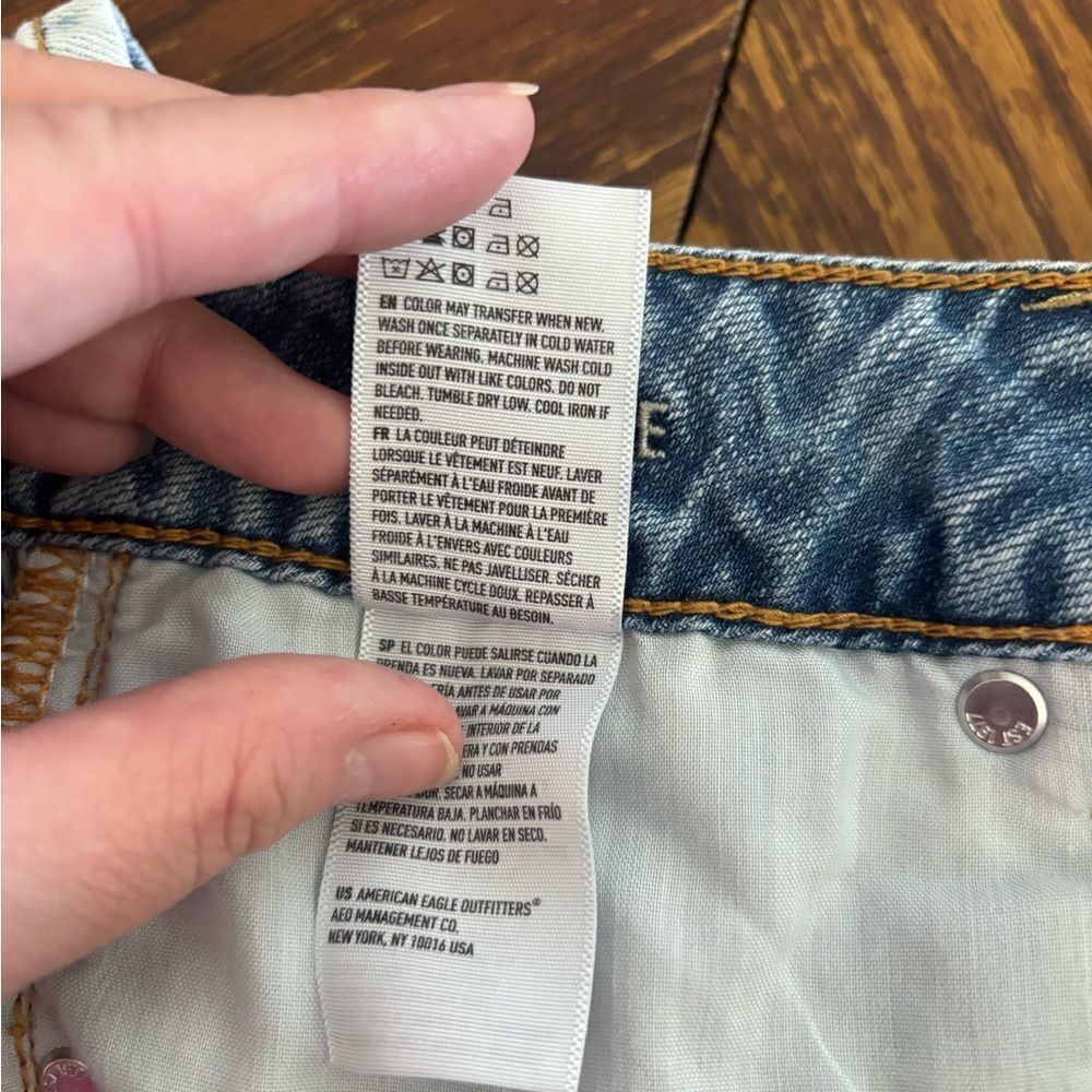 American Eagle Outfitters Shortie Denim Shorts Lace Applique Size 2 Light Blue - Picture 3 of 8